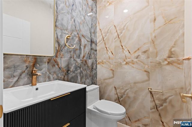 45 Lincoln Avenue, Cliffside Park, NJ 07010