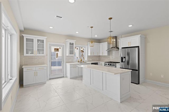 45 Lincoln Avenue, Cliffside Park, NJ 07010