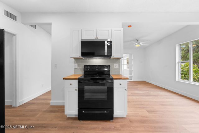 6903 CLOVIS Road, Jacksonville, FL 32205