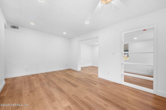 6903 CLOVIS Road, Jacksonville, FL 32205