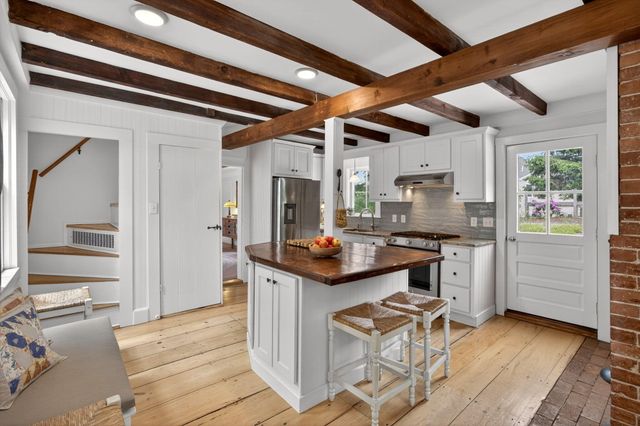 370 Main Street, South Dennis, MA 02660