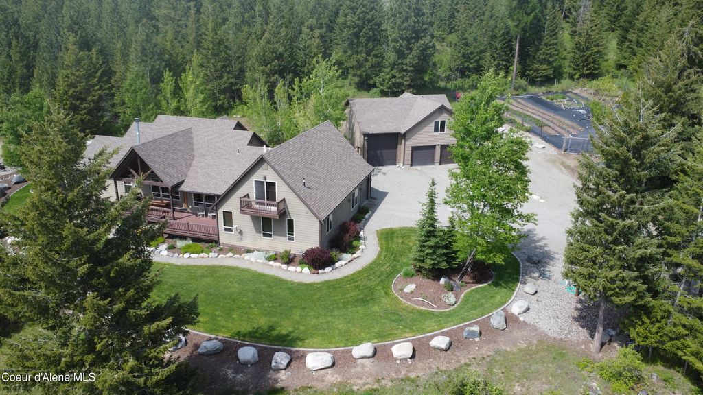 558 Grouse Hill Rd, Bonners Ferry, ID 83805