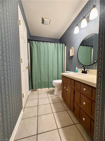 5755 Gayray Street, Clemmons, NC 27012