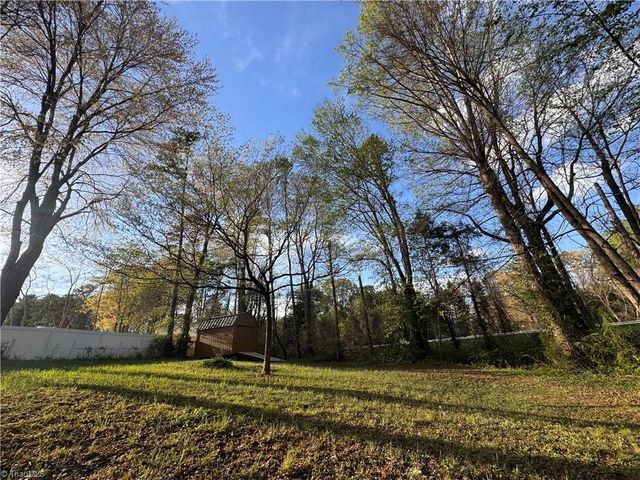 5755 Gayray Street, Clemmons, NC 27012