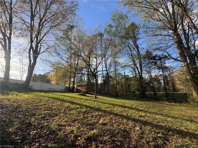 5755 Gayray Street, Clemmons, NC 27012