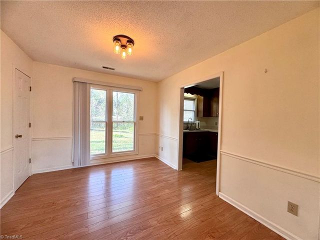 5755 Gayray Street, Clemmons, NC 27012