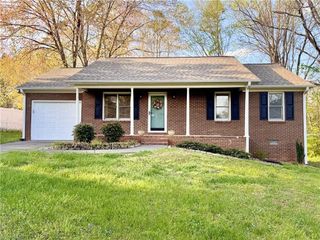 5755 Gayray Street, Clemmons, NC 27012