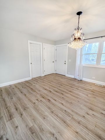 9027 Skyline Drive, Burr Ridge, IL 60527