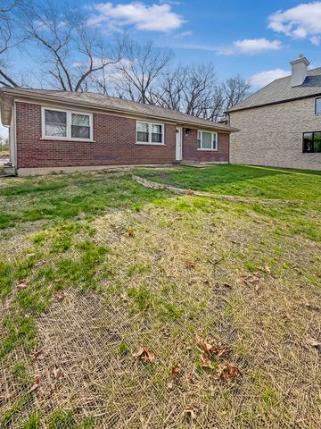 9027 Skyline Drive, Burr Ridge, IL 60527