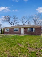 9027 Skyline Drive, Burr Ridge, IL 60527