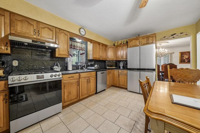 18 GAIL PL, Secaucus, NJ 07094