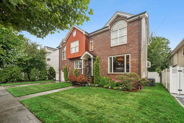 18 GAIL PL, Secaucus, NJ 07094