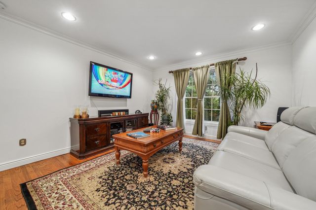 18 GAIL PL, Secaucus, NJ 07094