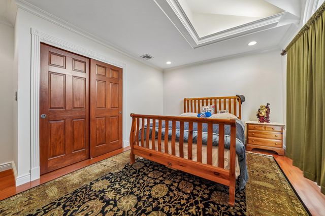 18 GAIL PL, Secaucus, NJ 07094
