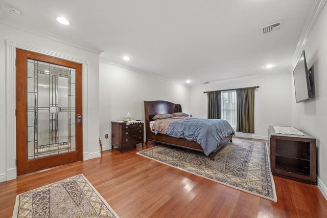 18 GAIL PL, Secaucus, NJ 07094