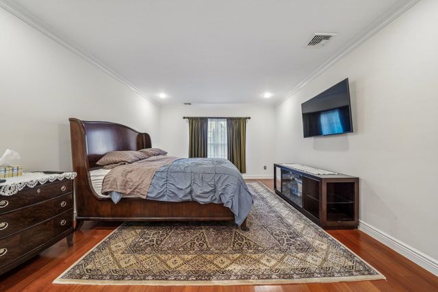 18 GAIL PL, Secaucus, NJ 07094