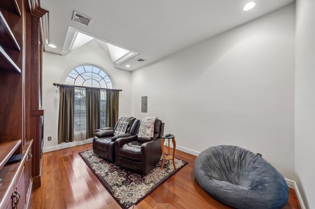 18 GAIL PL, Secaucus, NJ 07094
