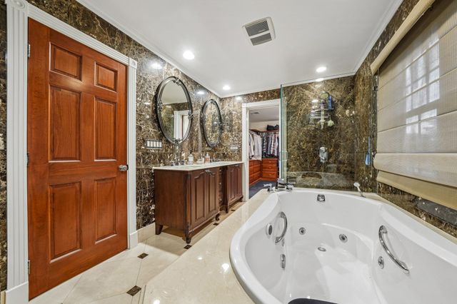 18 GAIL PL, Secaucus, NJ 07094