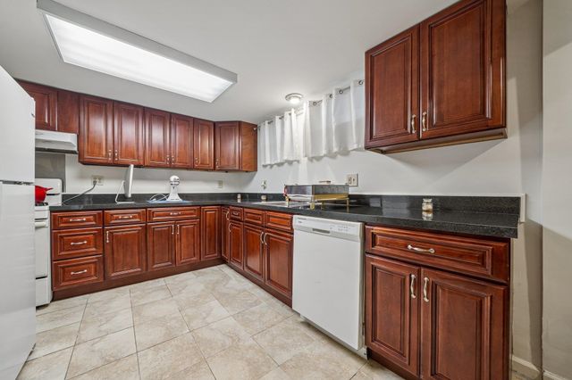 18 GAIL PL, Secaucus, NJ 07094