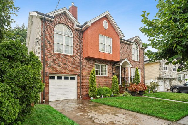 18 GAIL PL, Secaucus, NJ 07094