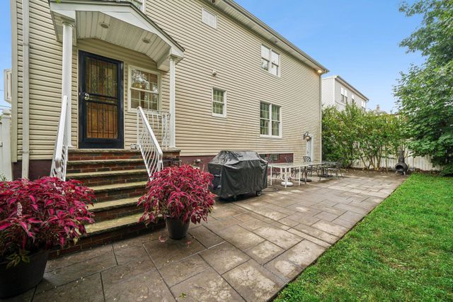 18 GAIL PL, Secaucus, NJ 07094
