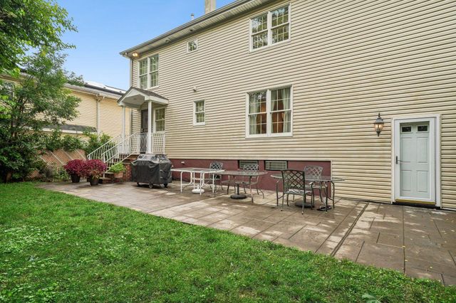 18 GAIL PL, Secaucus, NJ 07094