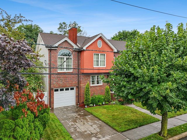 18 GAIL PL, Secaucus, NJ 07094