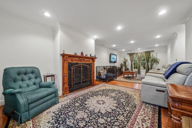 18 GAIL PL, Secaucus, NJ 07094