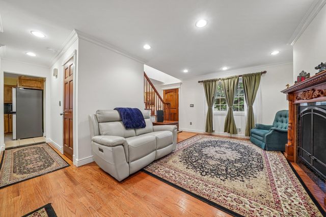 18 GAIL PL, Secaucus, NJ 07094