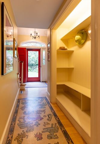 21 Woodlawn Ave, Tisbury, MA 02568