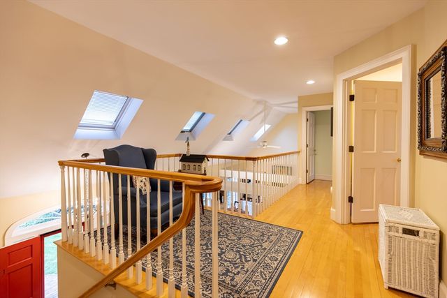 21 Woodlawn Ave, Tisbury, MA 02568