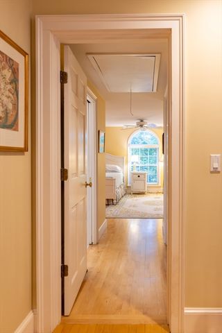 21 Woodlawn Ave, Tisbury, MA 02568