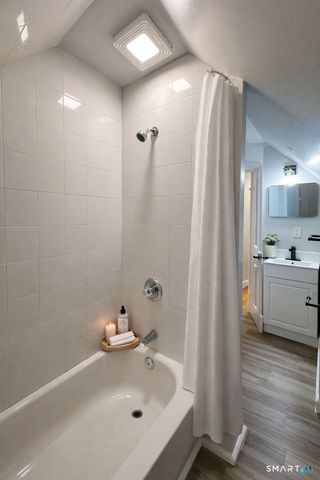 207 Greenfield Street, Hartford, CT 06112