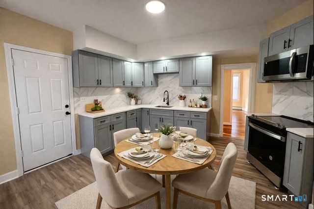 207 Greenfield Street, Hartford, CT 06112