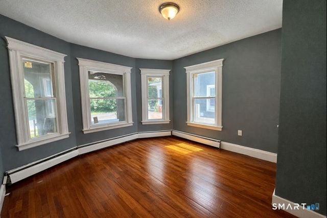 207 Greenfield Street, Hartford, CT 06112