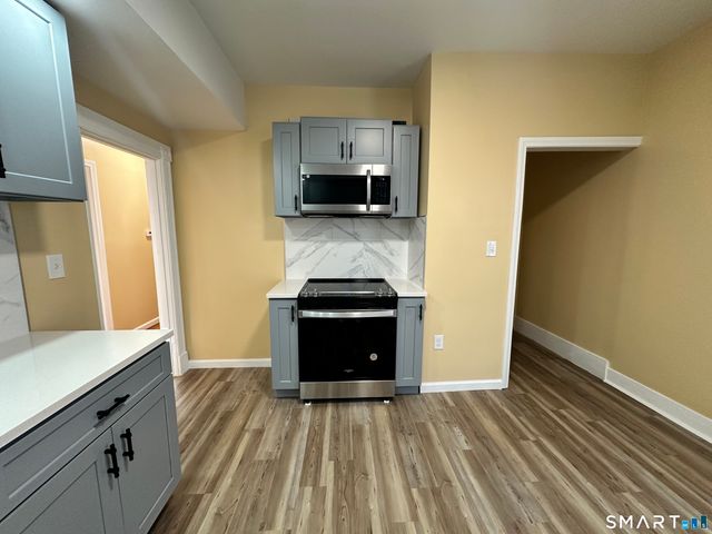 207 Greenfield Street, Hartford, CT 06112