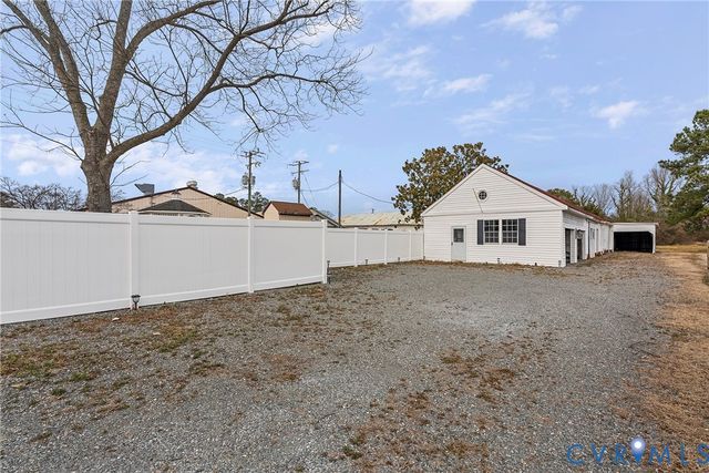 16225 General Puller Hwy, Deltaville, VA 23043