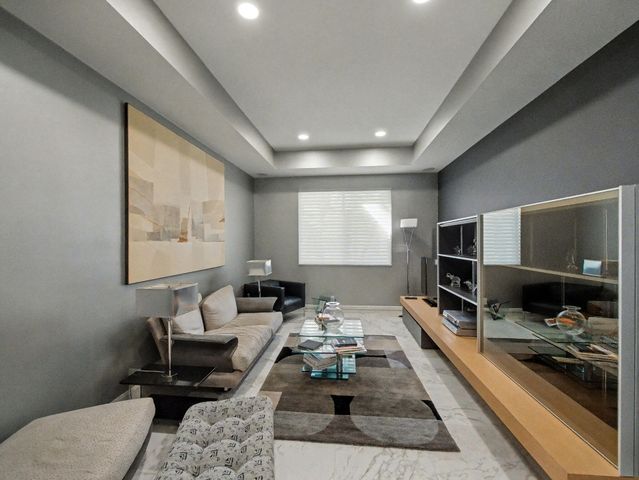 118 Palm Bay Dr. A, Palm Beach Gardens, FL 33418