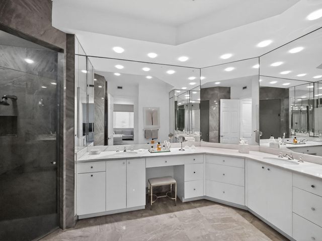 118 Palm Bay Dr. A, Palm Beach Gardens, FL 33418