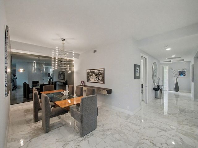 118 Palm Bay Dr. A, Palm Beach Gardens, FL 33418