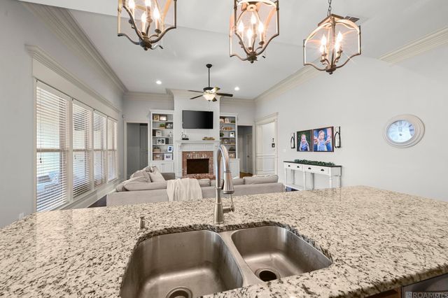 16417 Parker Place Dr, Prairieville, LA 70769