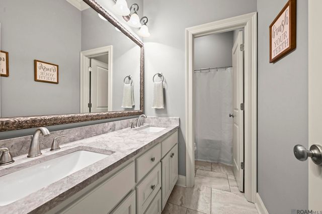 16417 Parker Place Dr, Prairieville, LA 70769