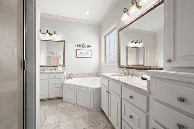 16417 Parker Place Dr, Prairieville, LA 70769