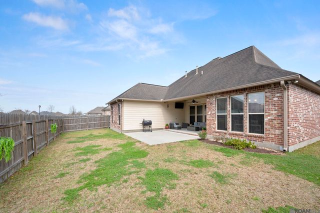 16417 Parker Place Dr, Prairieville, LA 70769
