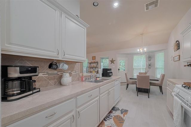 9459 E Woodmark, Conroe, TX 77304