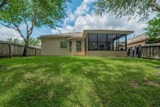 9459 E Woodmark, Conroe, TX 77304