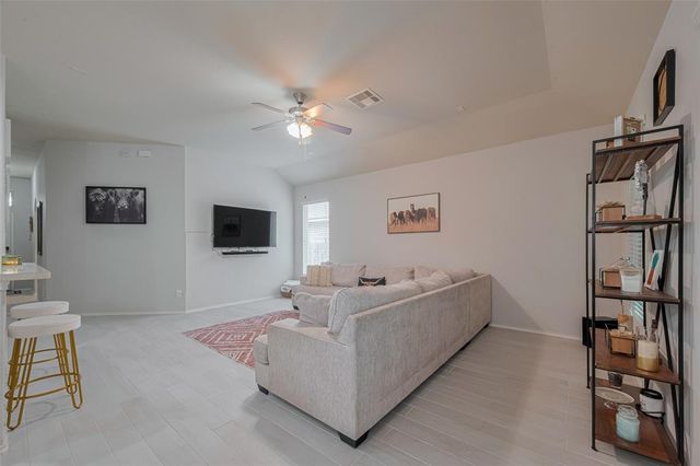 9459 E Woodmark, Conroe, TX 77304