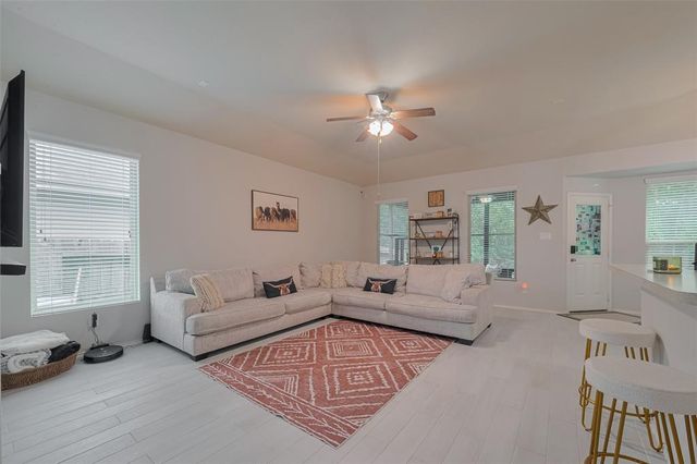 9459 E Woodmark, Conroe, TX 77304