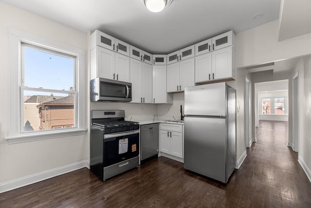 7532 S Champlain Avenue 2, Chicago, IL 60619