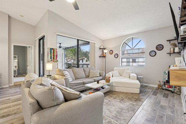 5394 Firenze Drive O, Boynton Beach, FL 33437